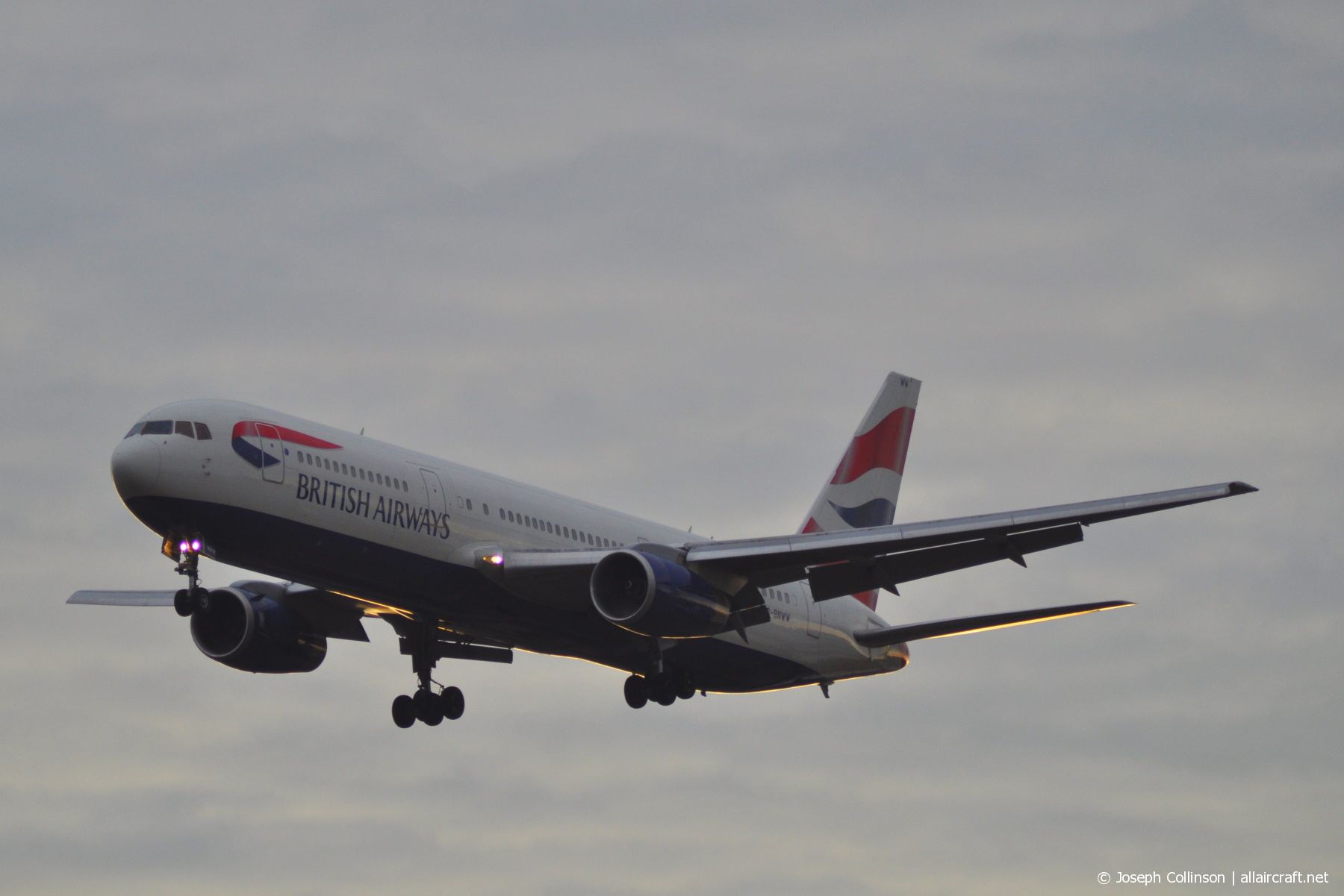 G-BNWW (25831) 1993 Boeing 767-336(ER)
