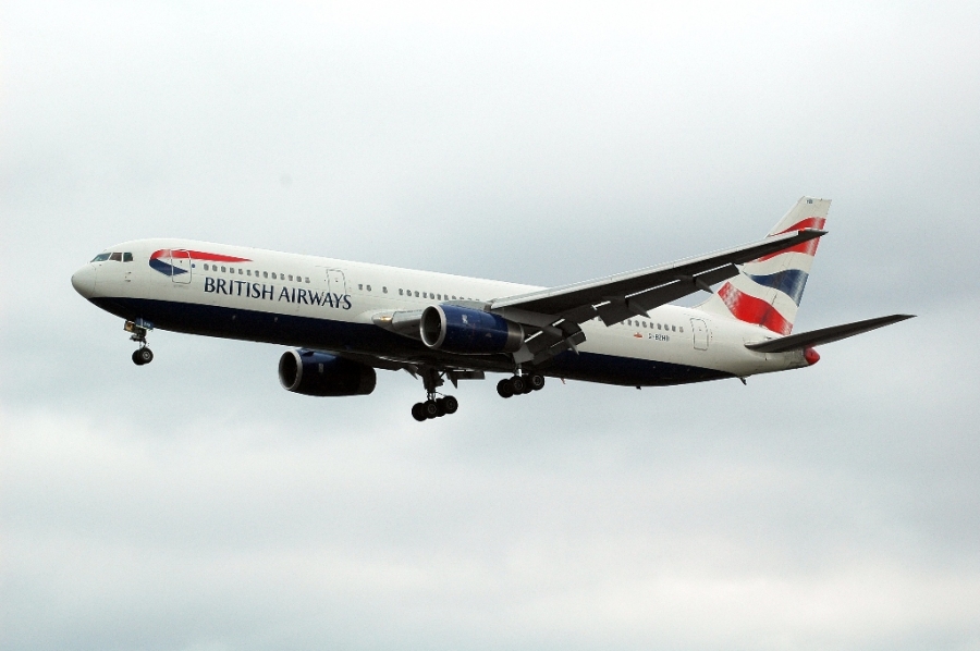 G-BZHB (29231) 1998 Boeing 767-336(ER)