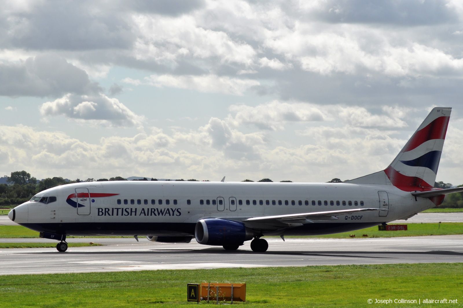 G-DOCF (cn 25407) Boeing 737-436