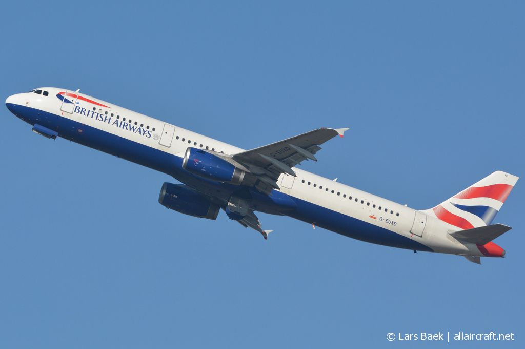 G-EUXD (2320) 2004 Airbus A321-231