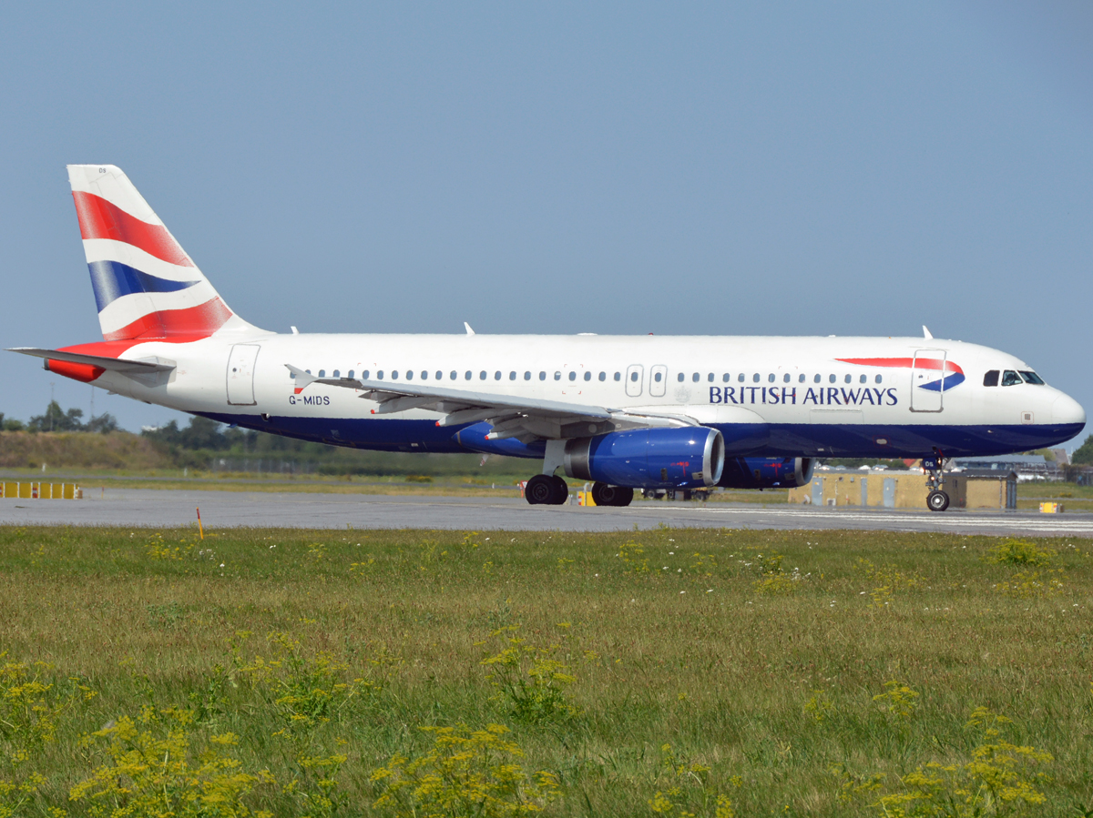 G-MIDS (cn 1424) Airbus A320-232