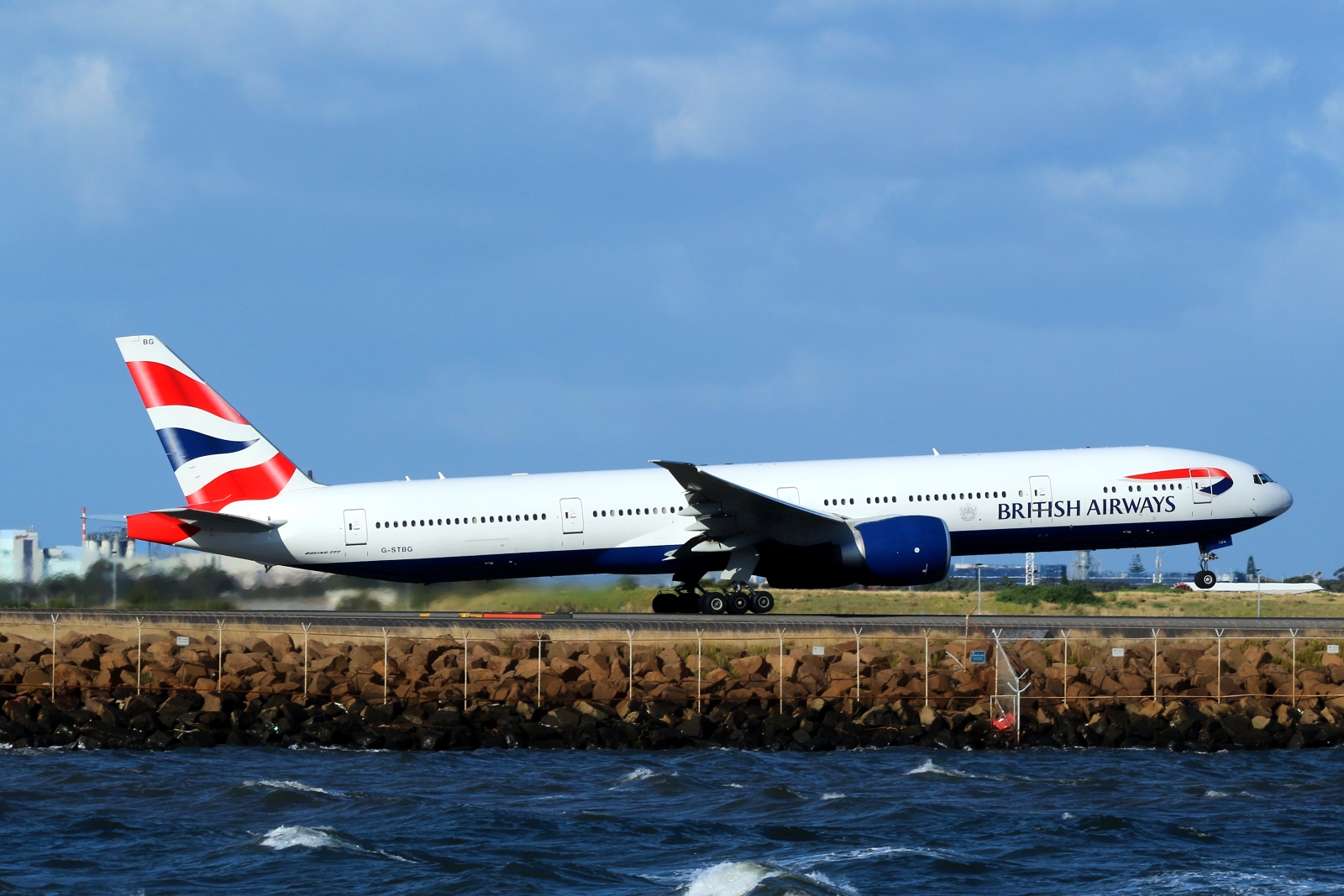 G-STBG · Boeing 777-336/ER · (SYD / YSSY)