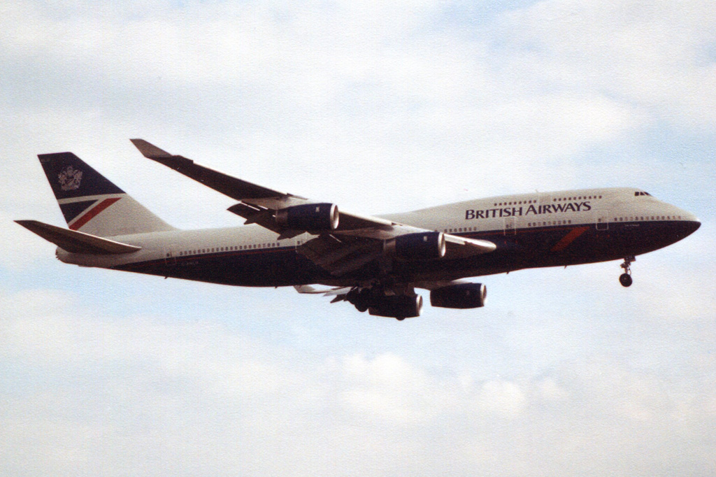 G-BNLM (cn 24055) Boeing 747-436