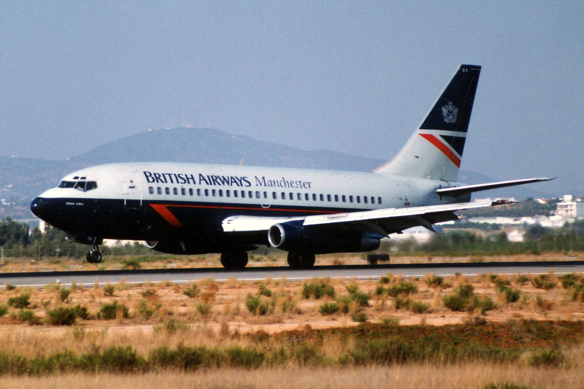 G-BGDK (cn 21800) Boeing 737-236Adv