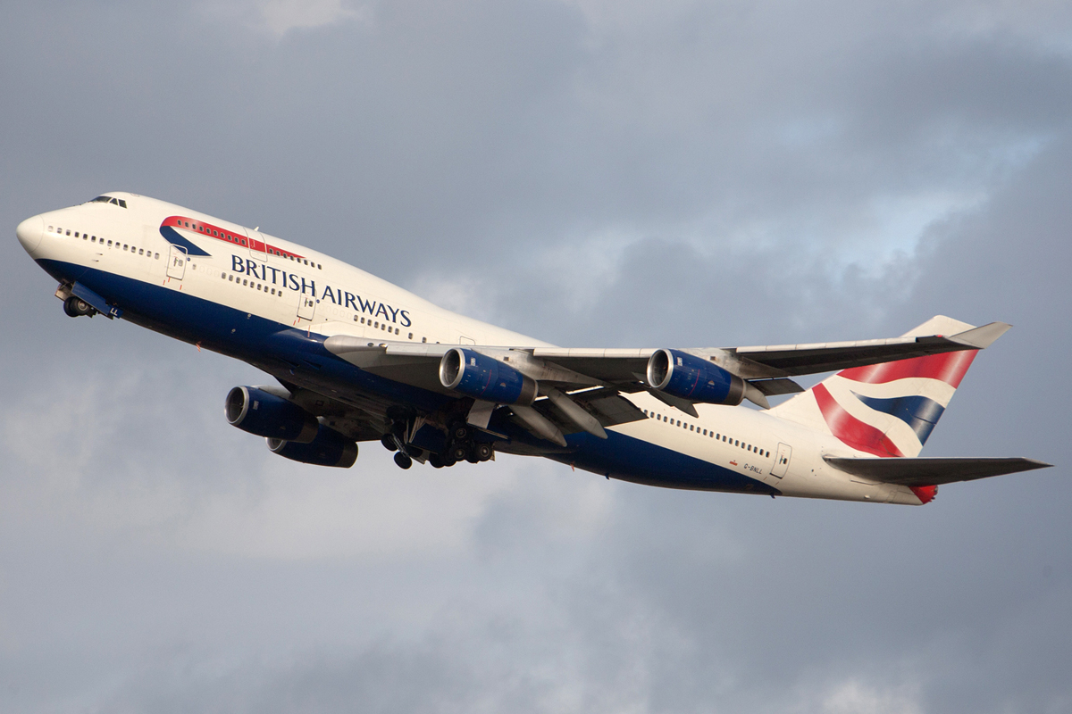 G-BNLL (cn 24054) Boeing 747-436