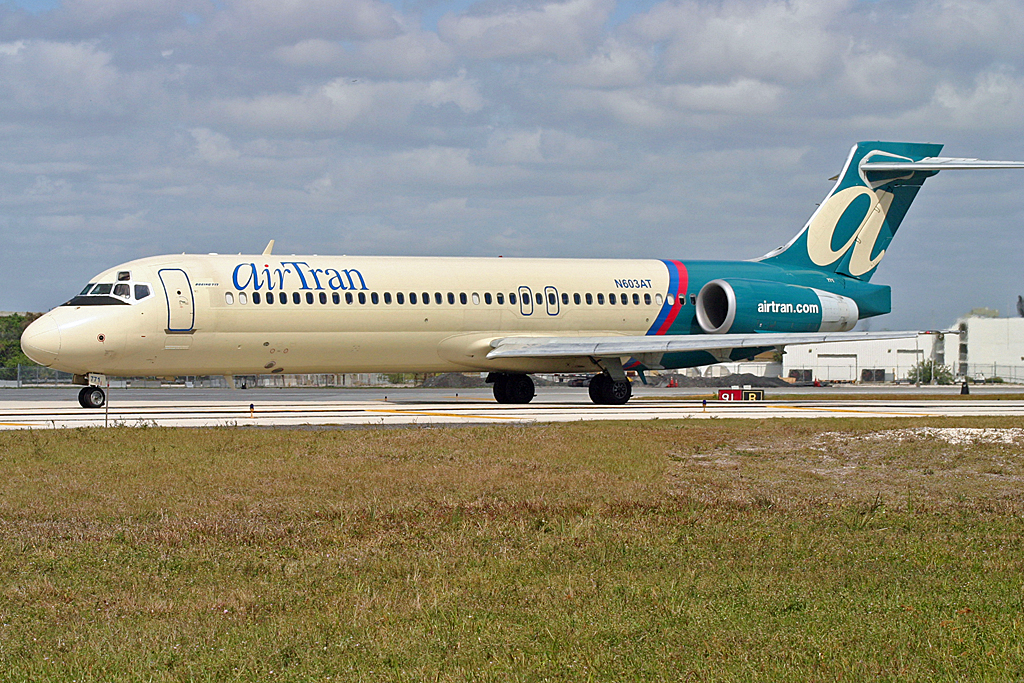 N603AT · Boeing 717-22A · (FLL / KFLL)
