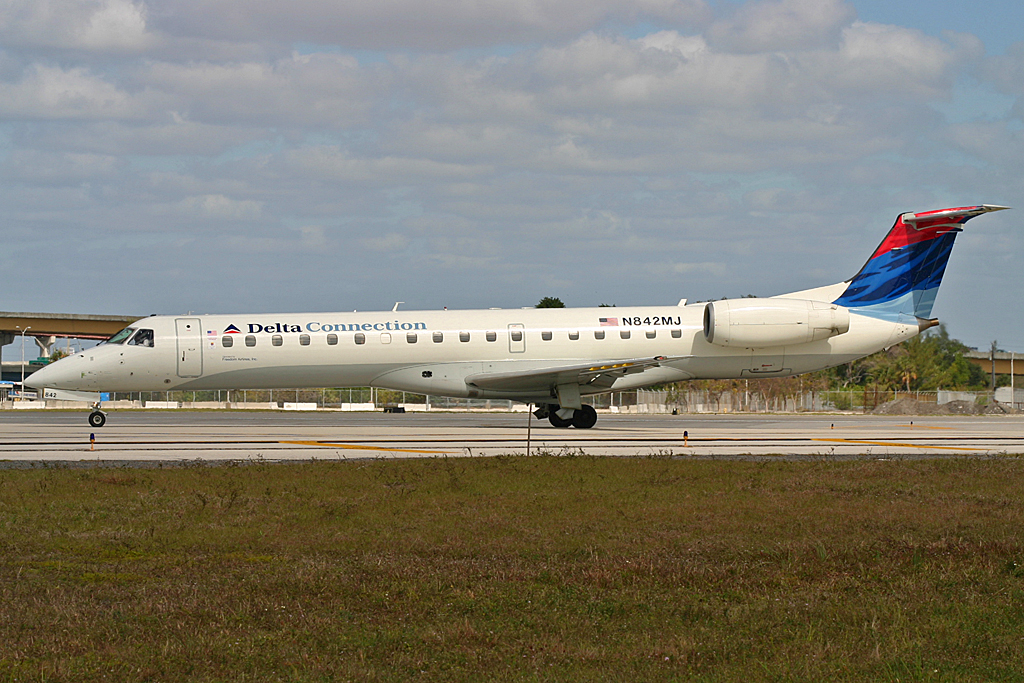 N842MJ · Embraer EMB-145LR · (FLL / KFLL)