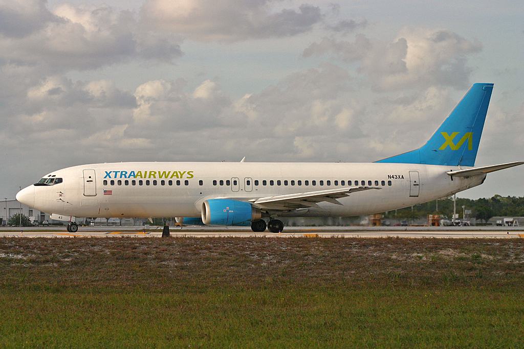 N43XA · Boeing 737-4S3 · (FLL / KFLL)