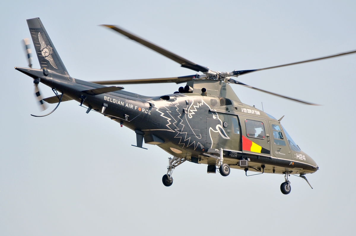 H24 · Agusta A-109BA · (YEO / EGDY)