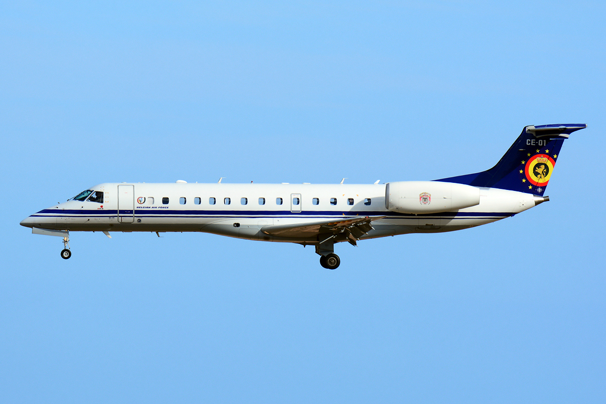 CE-01 (145449) 2001 Embraer ERJ-135LR
