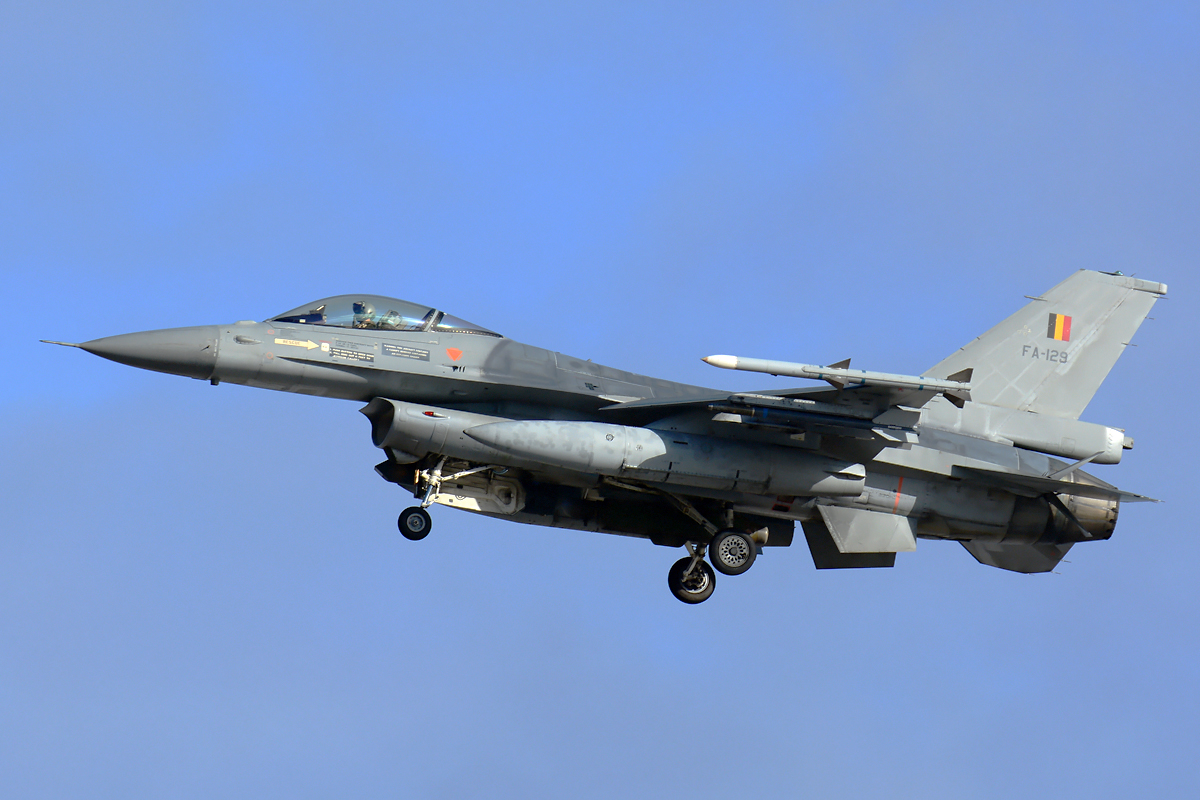 FB-21 (6J-21) 1989 General Dynamics F-16B Fighting Falcon