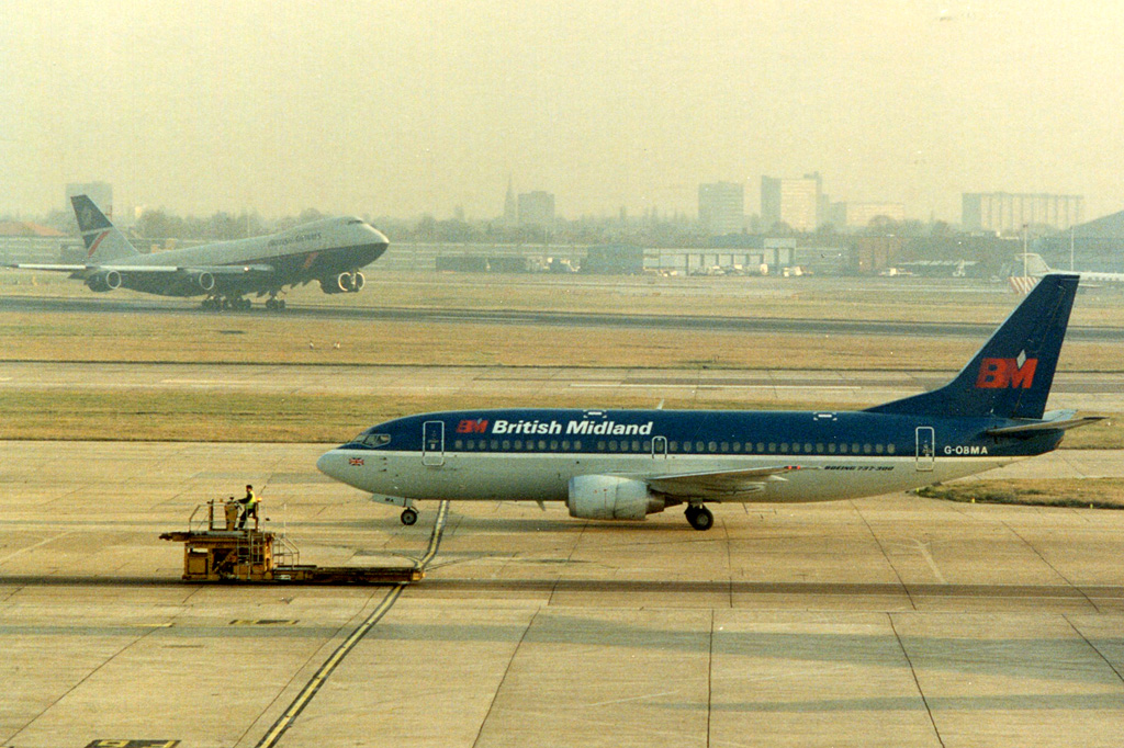 G-OBMA · Boeing 737-33A · (LHR / EGLL)