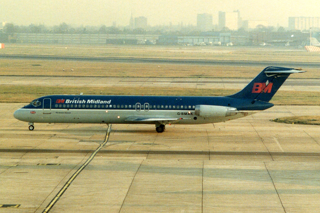 G-BMAK (cn 47430) McDonnell Douglas DC-9-32
