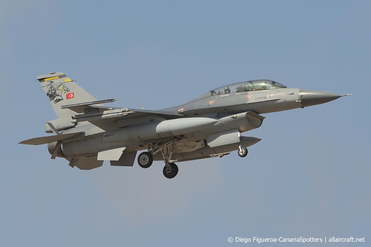92-0022 (4S-22) General Dynamics F-16D