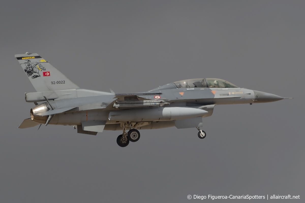 92-0022 (4S-22) General Dynamics F-16D