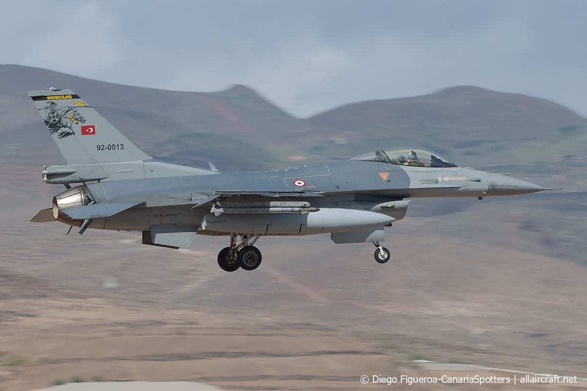 92-0013 · General Dynamics F-16C Fighting Falcon · (LPA / GCLP)