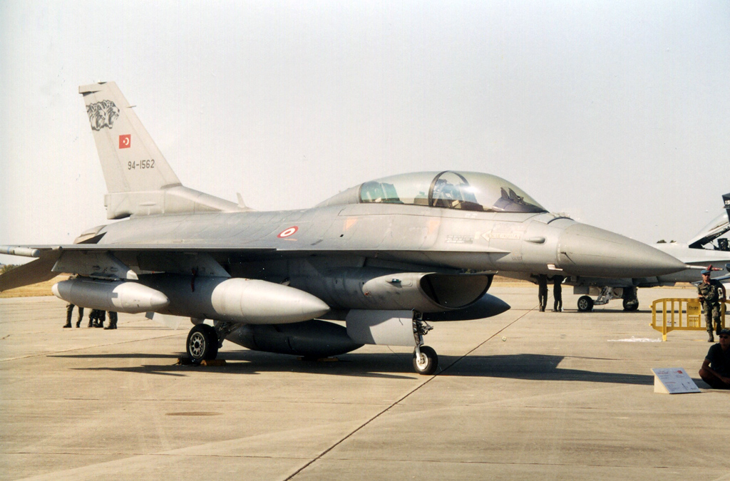 94-1562 · Lockheed Martin F-16D Fighting Falcon · (LPBJ)