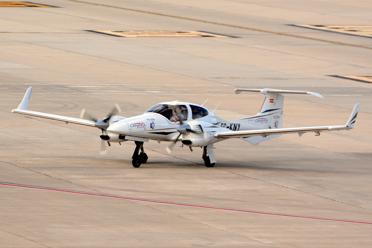 EC-KNY · Diamond DA-42 Twin Star · (LPA / GCLP)