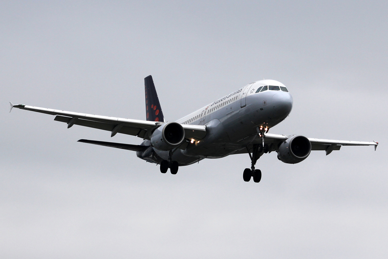 OO-SNA (cn 1441) Airbus A320-214