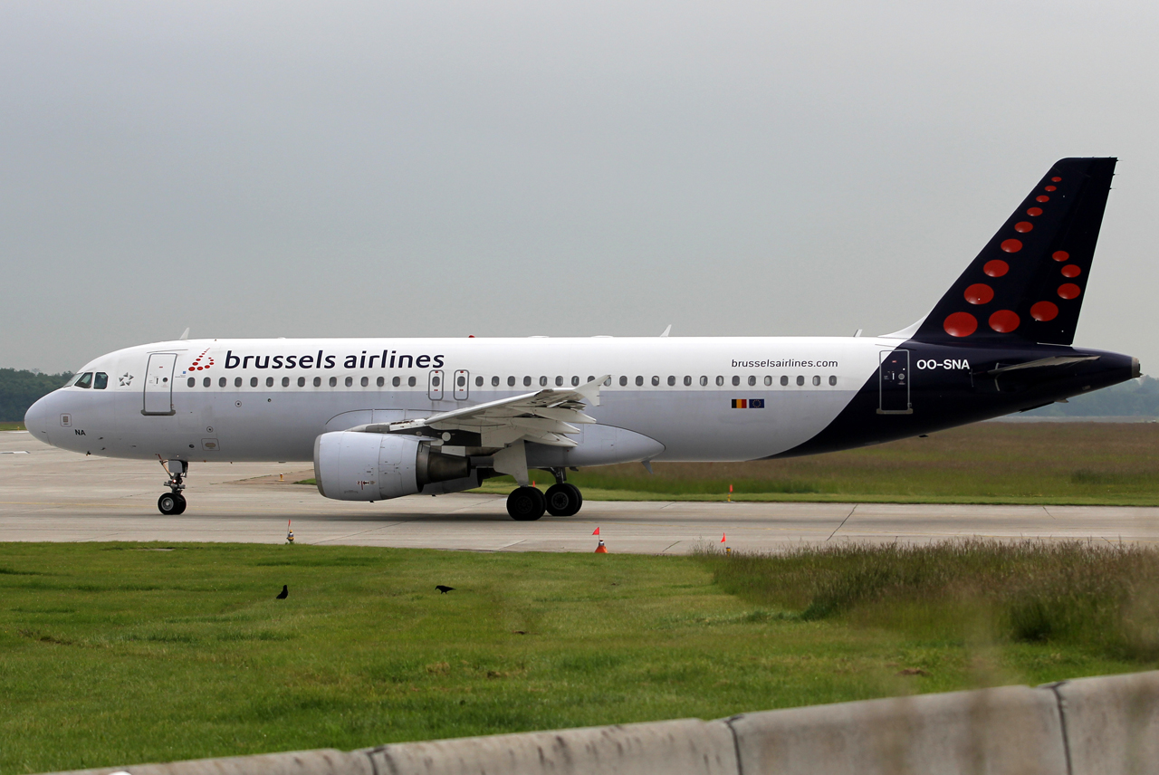 OO-SNA (cn 1441) Airbus A320-214