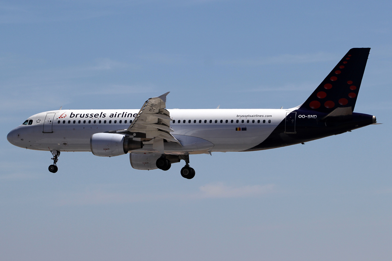 OO-SND (1838) 2002 Airbus A320-214