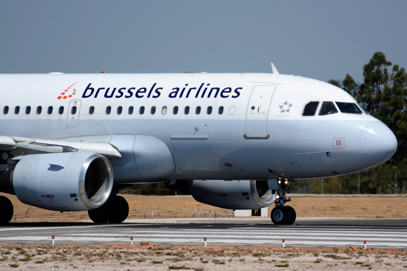 OO-SSE · Airbus A319-111 · (FAO / LPFR)