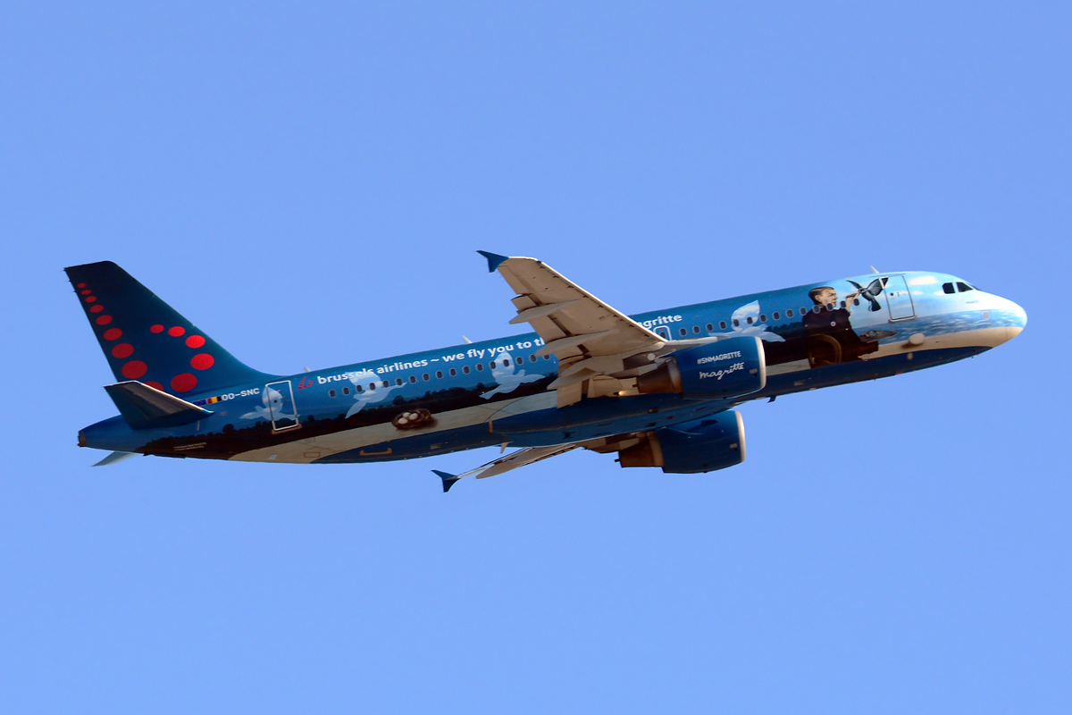OO-SNC (1797) 2002 Airbus A320-214