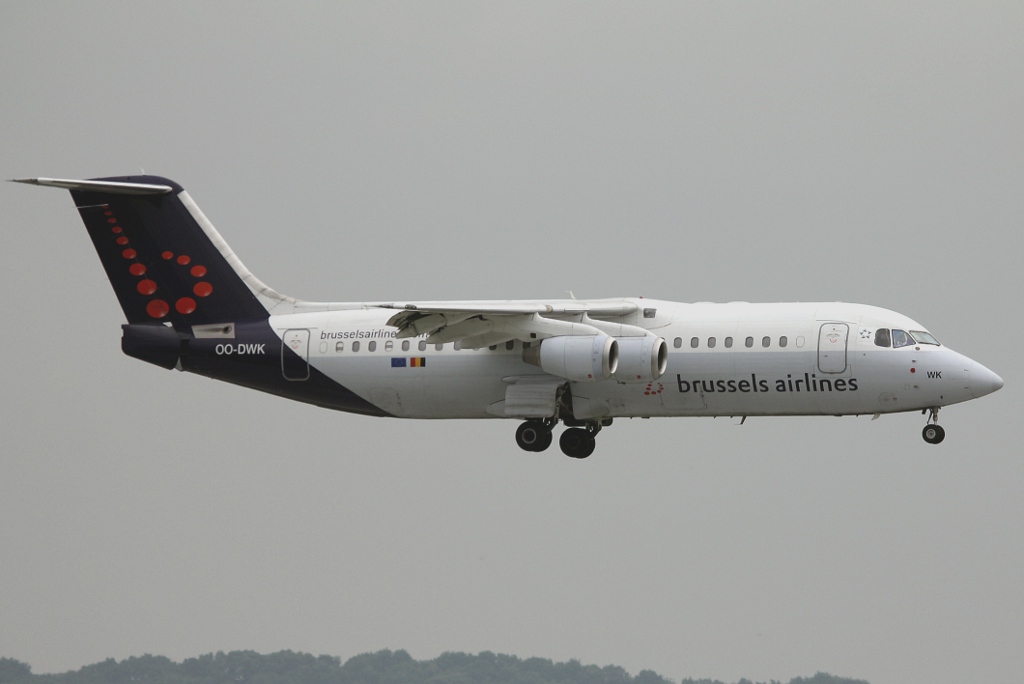 OO-DWK · British Aerospace Avro RJ100 · (KRK / EPKK)