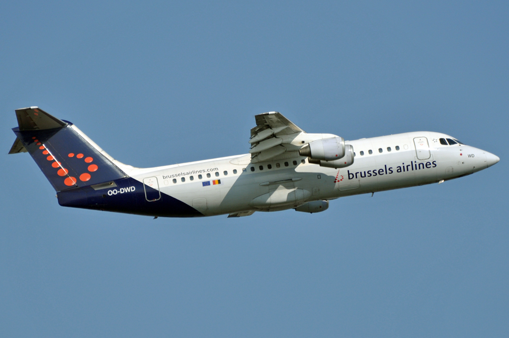 OO-DWD · British Aerospace Avro RJ100 · (CPH / EKCH)
