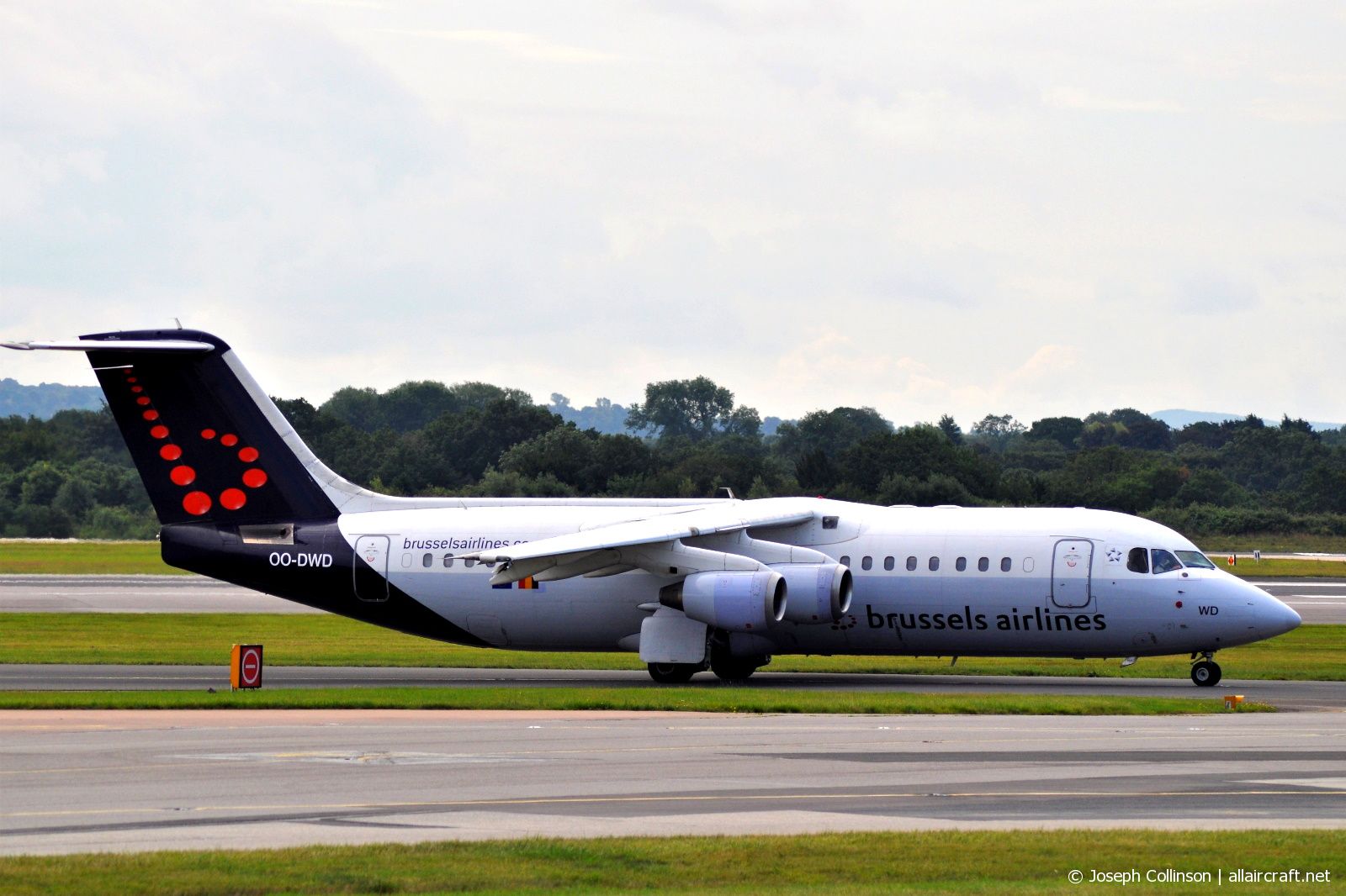 OO-DWD · British Aerospace Avro RJ100 · (MAN / EGCC)