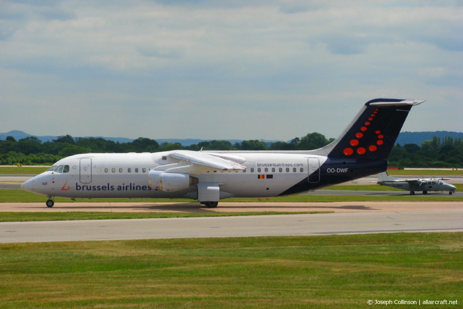OO-DWF · British Aerospace Avro RJ100 · (MAN / EGCC)