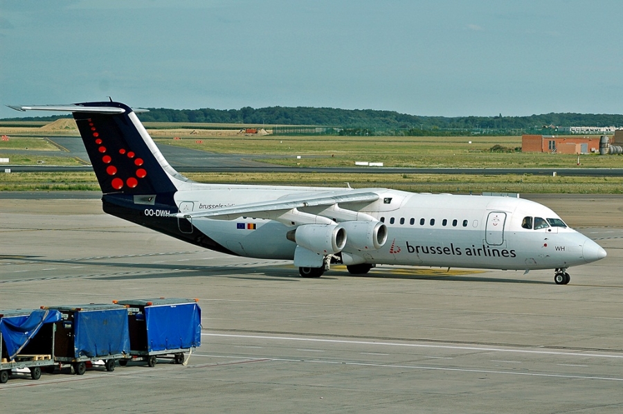 OO-DWH (E3340) 1998 British Aerospace Avro RJ100