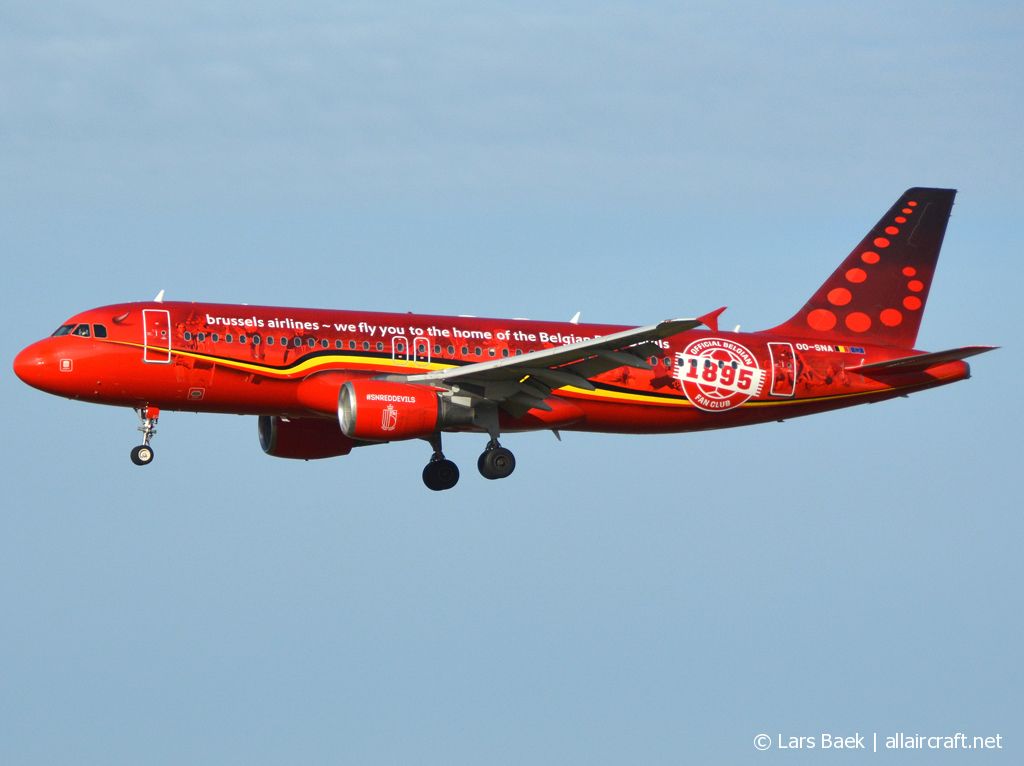 OO-SNA (1441) 2001 Airbus A320-214