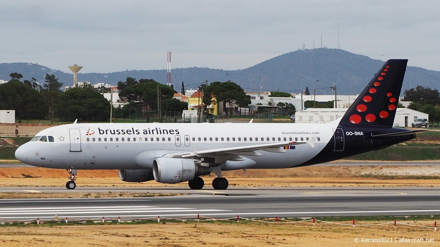 OO-SNA (cn 1441) Airbus A320-214