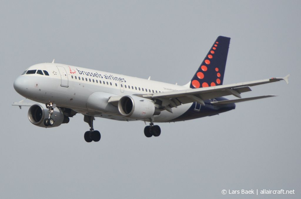 OO-SSN (1963) 2003 Airbus A319-112