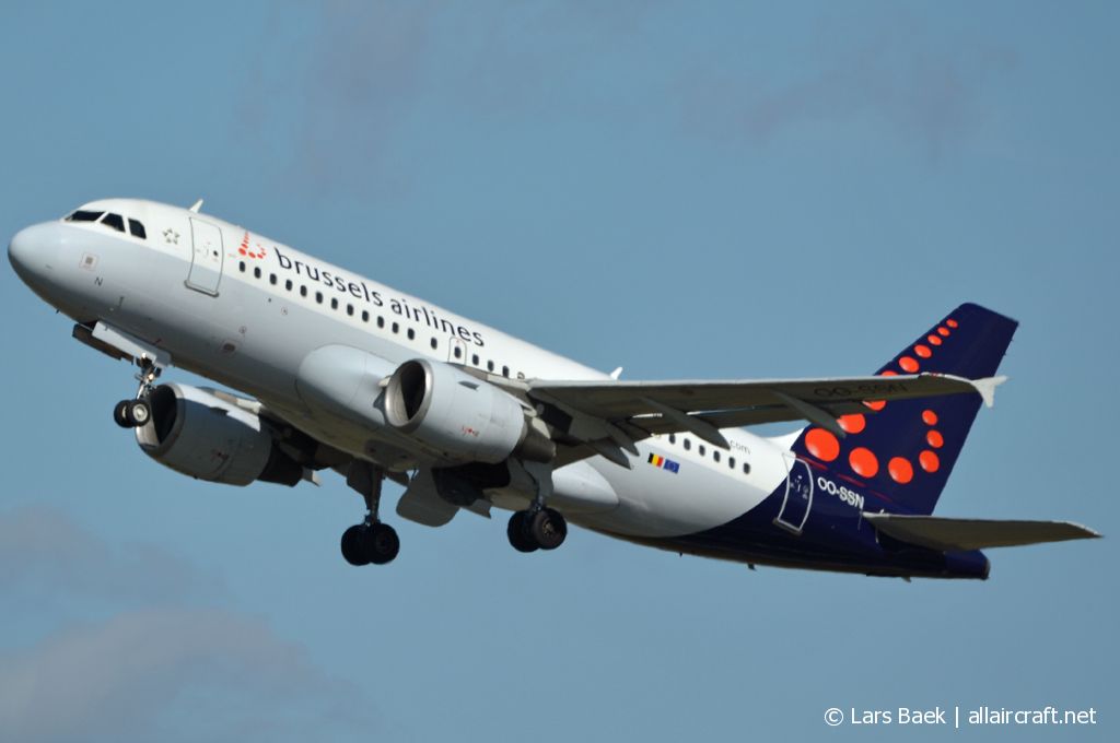 OO-SSN 81963) 2003 Airbus A319-112