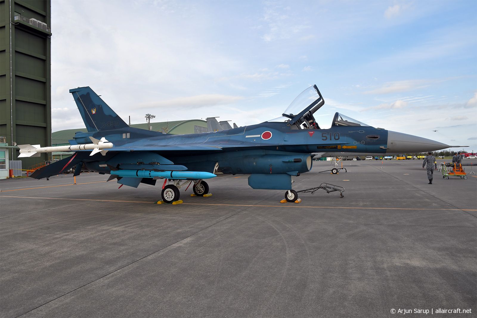 13-8510 (1010) 2000 Mitsubishi F-2A