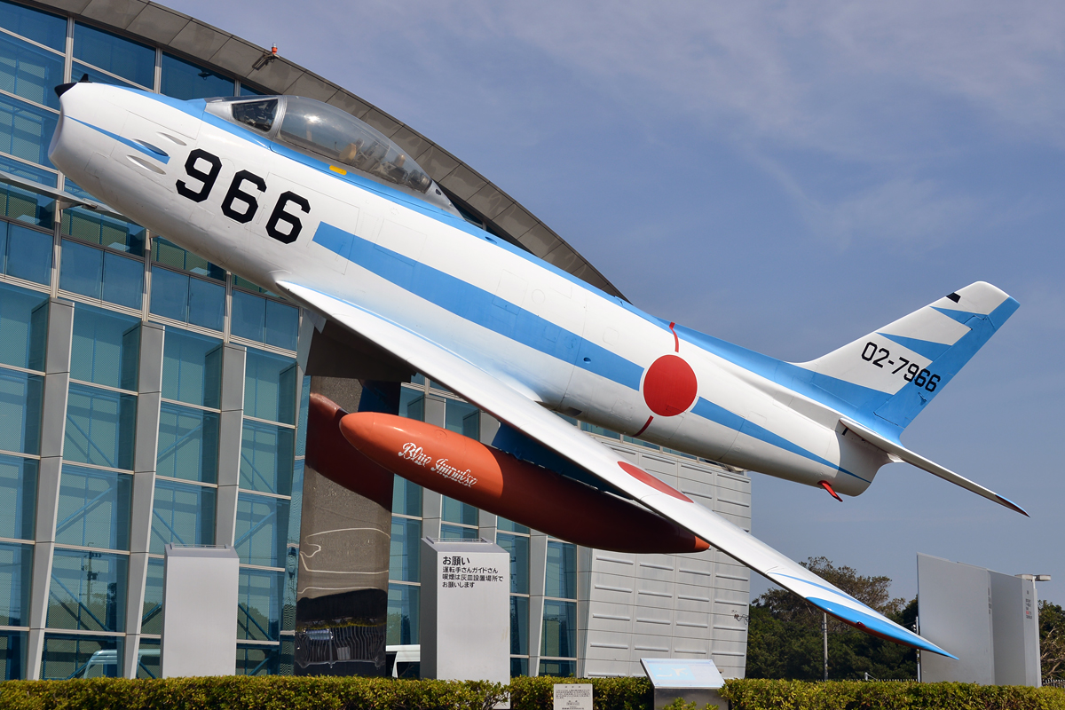 02-7966 (256-86) North American F-86F Sabre