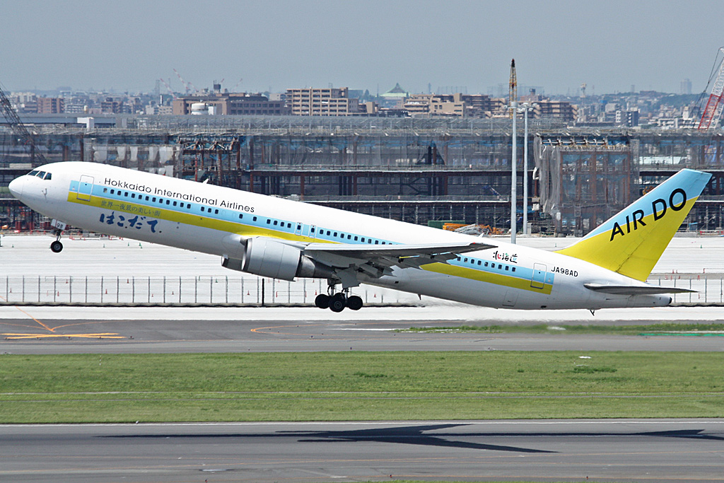 JA98AD · Boeing 767-33A/ER · (HND / RJTT)