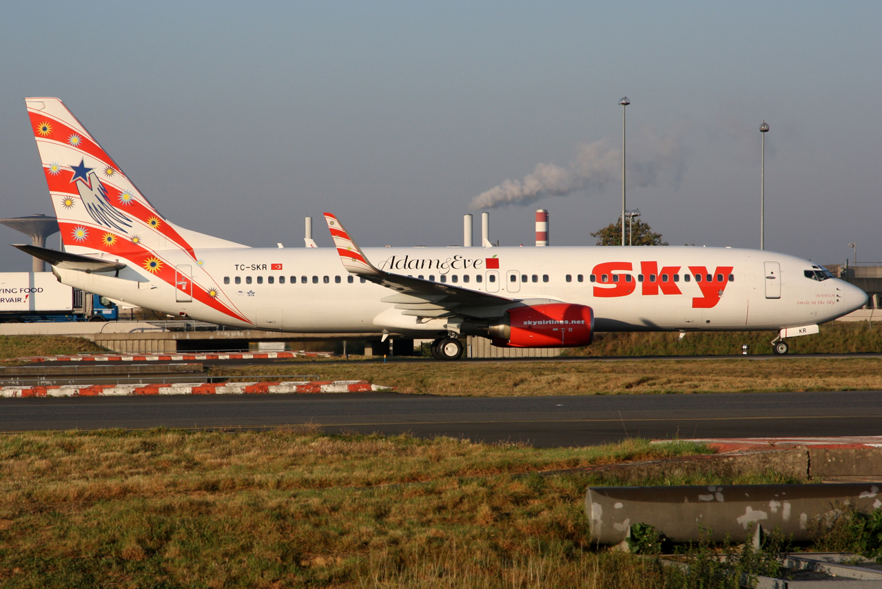 TC-SKR (cn 32576) Boeing 737-83N