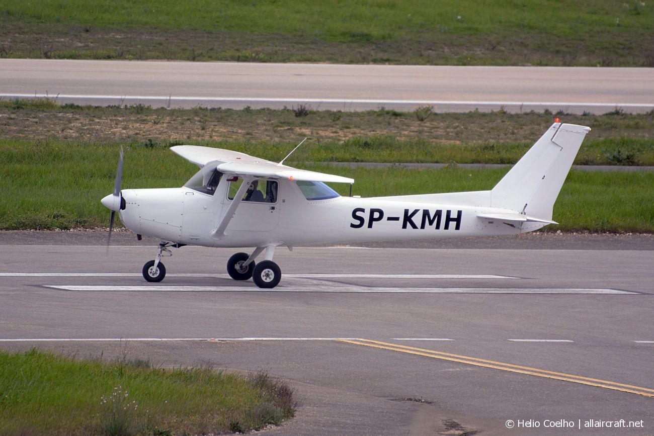 SP-KMH · Cessna 152 · (CAT / LPCS)