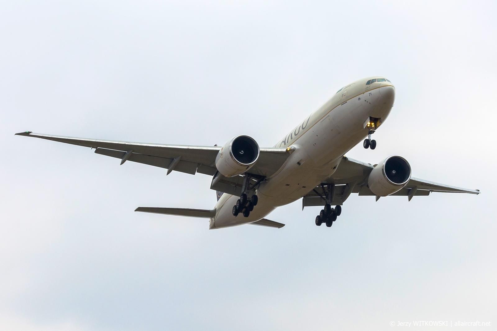 HZ-AK71 (60337) 2015 Boeing 777-FFG
