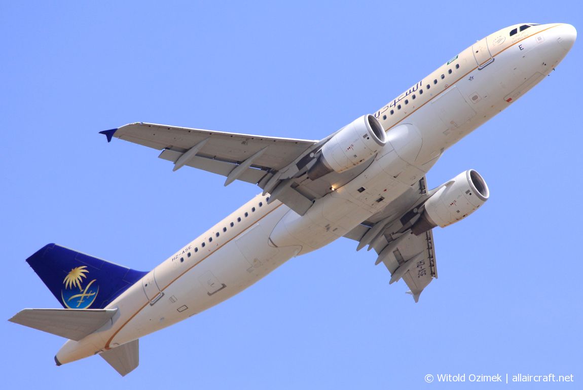 HZ-ASE (cn 4408) Airbus A320-214