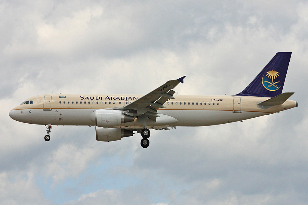 HZ-ASC, (cn 4337), Airbus A320-214