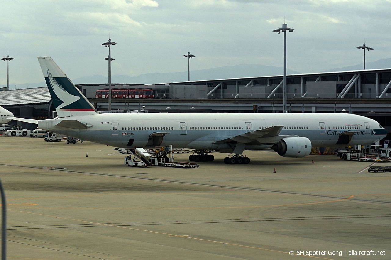 B-HNO (33704) 2004 Boeing 777-367