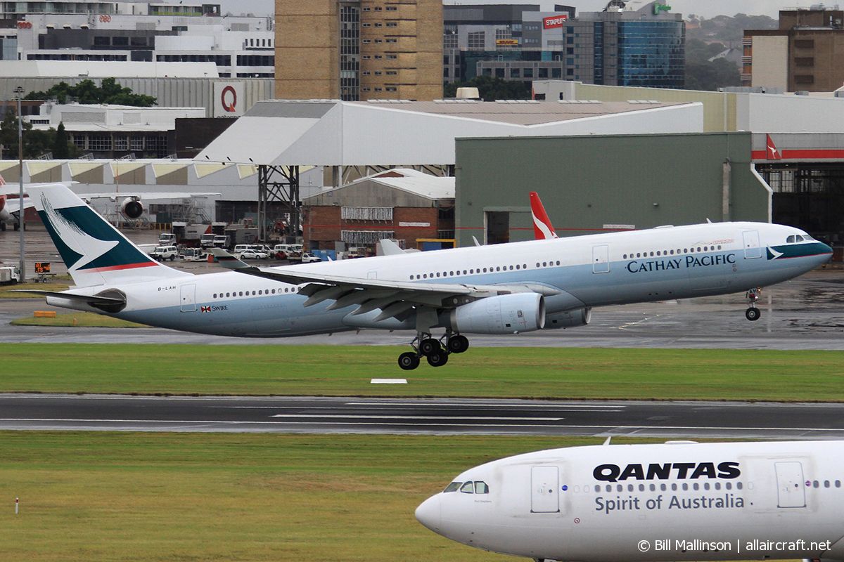 B-LAH · Airbus A330-342 · (SYD / YSSY)