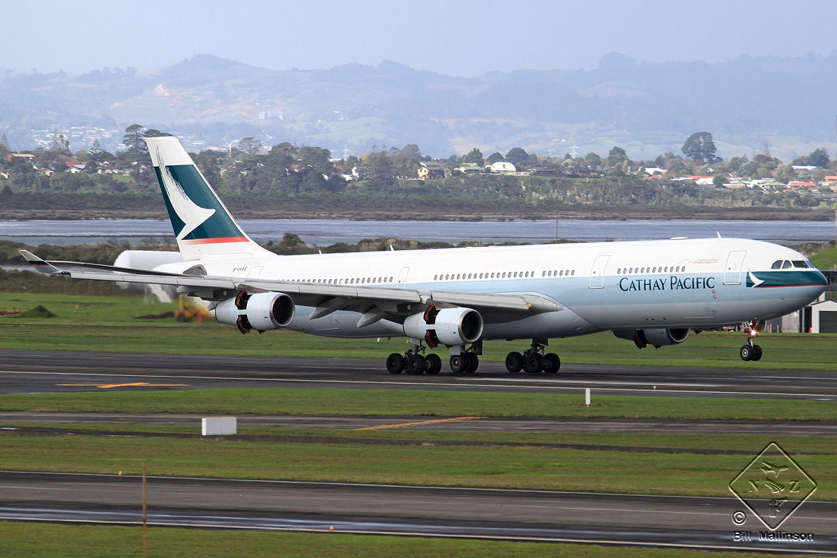 B-HXE · Airbus A340-313 · (AKL / NZAA)