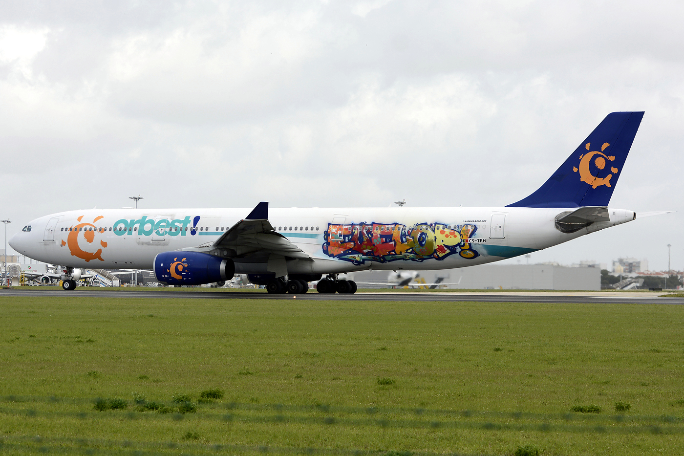 CS-TRH · Airbus A330-343 · (LIS / LPPT)