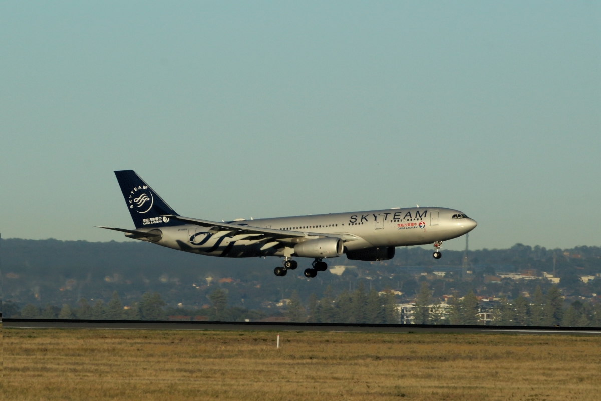 B-5908 · Airbus A330-243 · (SYD / YSSY)