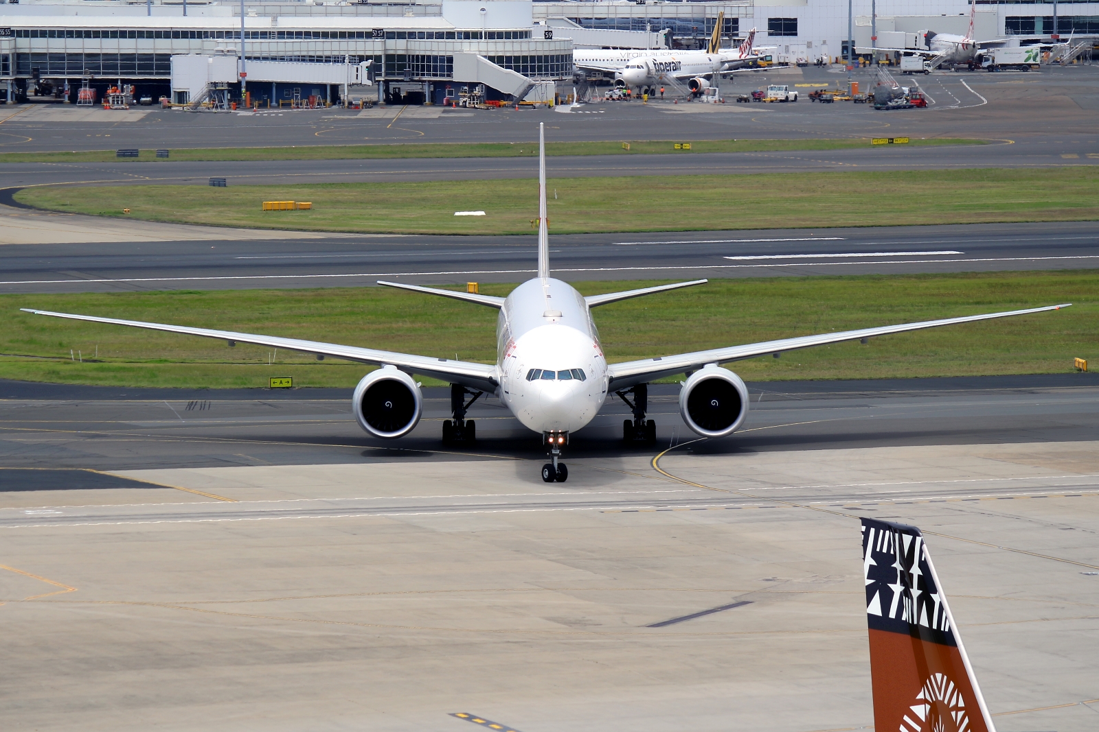 B-7343 · Boeing 777-39P/ER · (SYD / YSSY)